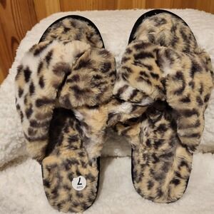 Loft Leopard Slippers, Size M- 7-8, very soft, knotted bow design